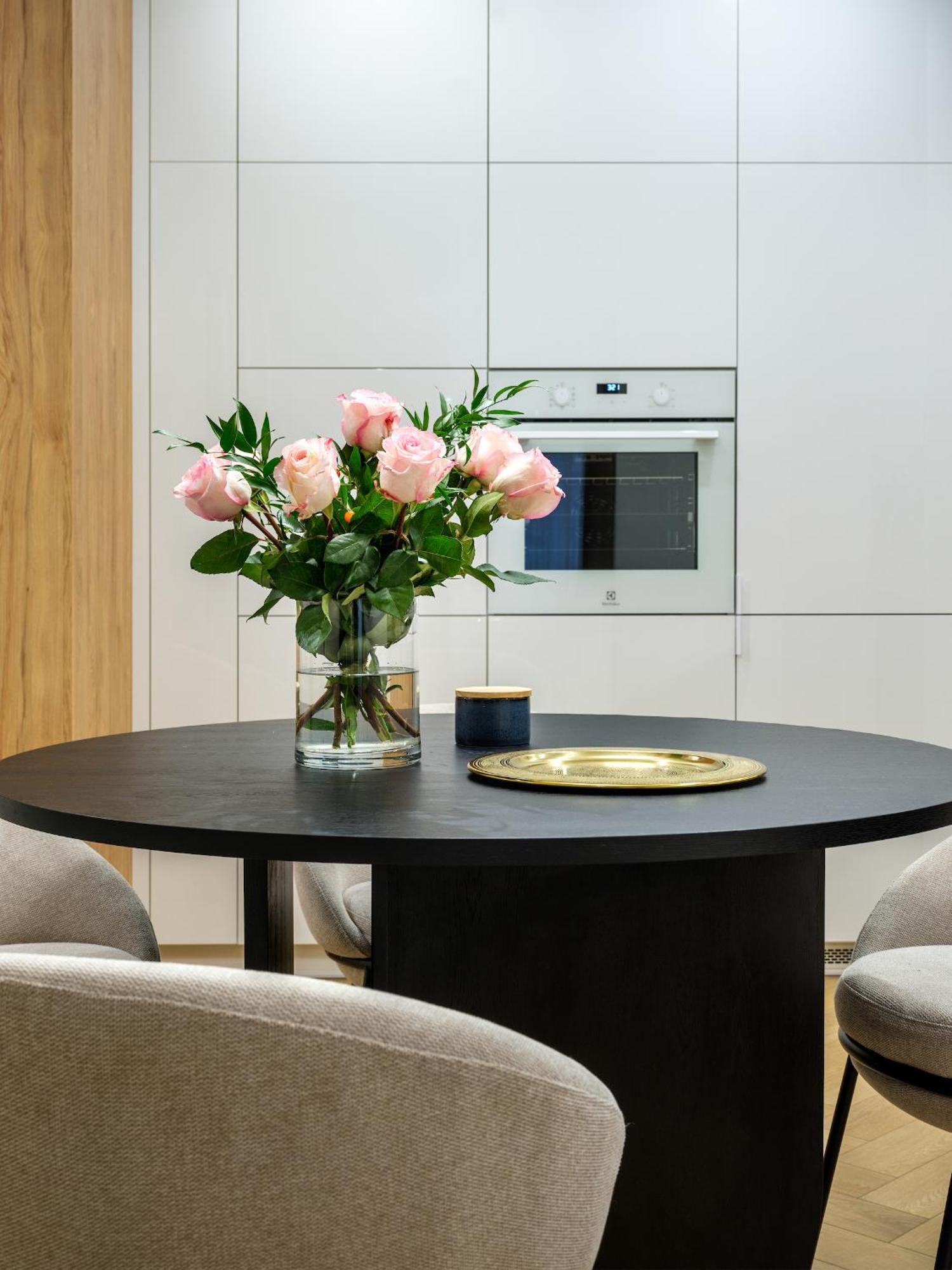 Luxury Two-bedroom With Terrace By Tyzenhauz * Krakov